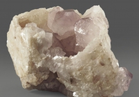 Кварц аметистовый с кальцитом - «globural.ru» - Серов