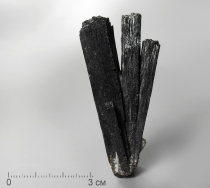 Ильваит, сросток кристаллов - «globural.ru» - Серов