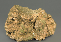 Апатит, кристалл - «globural.ru» - Серов