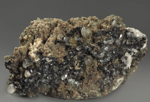 Кристаллы апофиллита, ильваита и кварца на породе - «globural.ru» - Серов