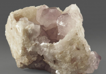 Кварц аметистовый с кальцитом - «globural.ru» - Серов