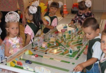 Настольно-напольная игра (магнитно-маркерный макет) "Азбука дорог" + комплект тематических магнитов - «globural.ru» - Серов