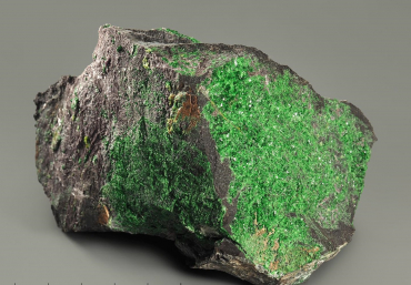 Уваровит с пумпеллиитом-Mg - «globural.ru» - Серов