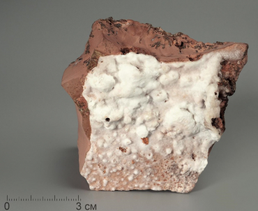 Ванадинит с пироморфитом и кальцитом - «globural.ru» - Серов